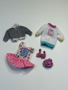 Clothing for Skipper, from the early 1990s.